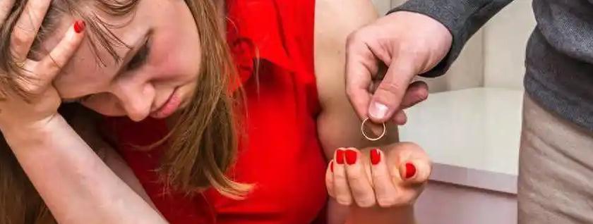 出轨妻子的结局_出轨妻子的忏悔小说_我妻子出轨